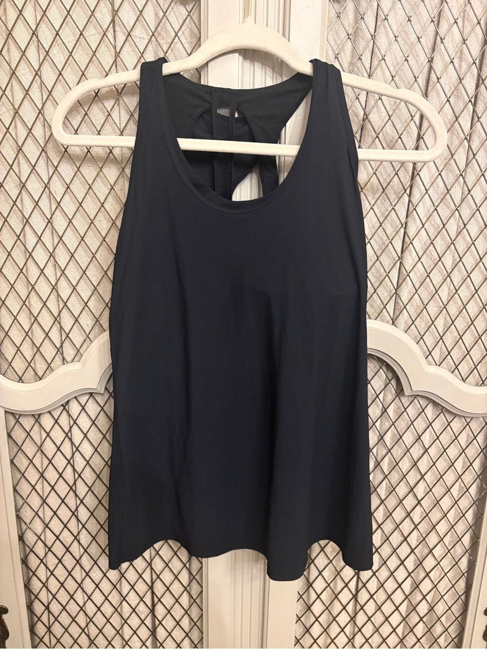 Lululemon Final Lap Tank Top Black Built In Bra Phone Pocket Size 4